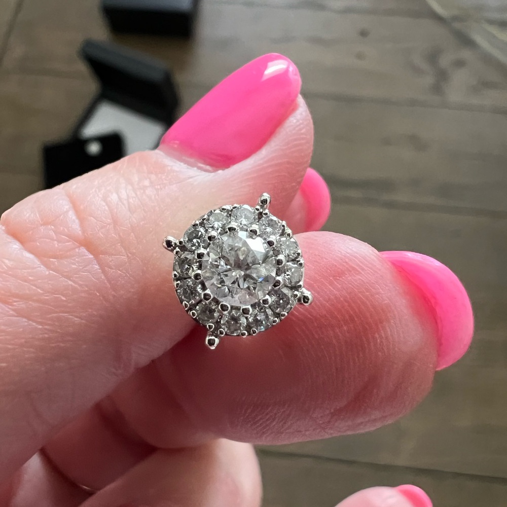 ✨R.H. Macy & Co. Fine Jewelry✨ Diamond Earrings - Picture 5 of 10